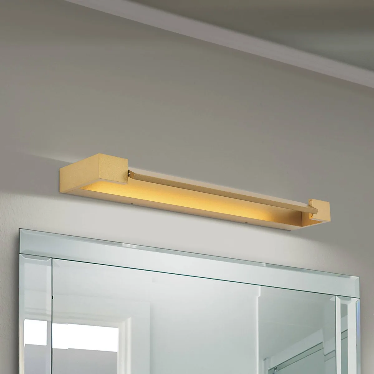 Marylin badkamer wandlamp, lengte 60 cm, goud, aluminium von Orion in Goudmat – Produktfoto