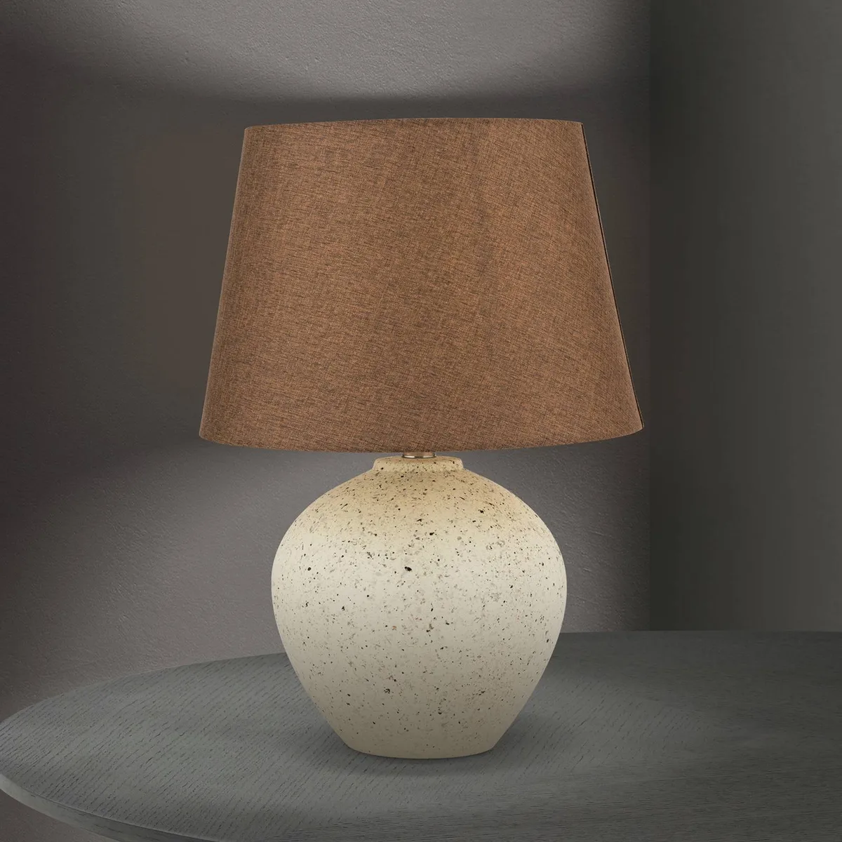 Masai tafellamp, crème/bruin, hoogte 46,5 cm, keramiek/linnen de Orion en Crème, Marron – photo produit