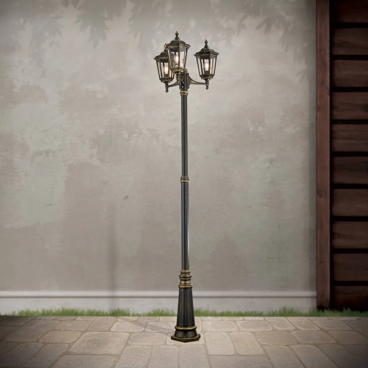 ORION 3-lichts lantaarnpaal Fabio, 255 cm van Orion in Zwart-goud, Rookgrijs – productfoto