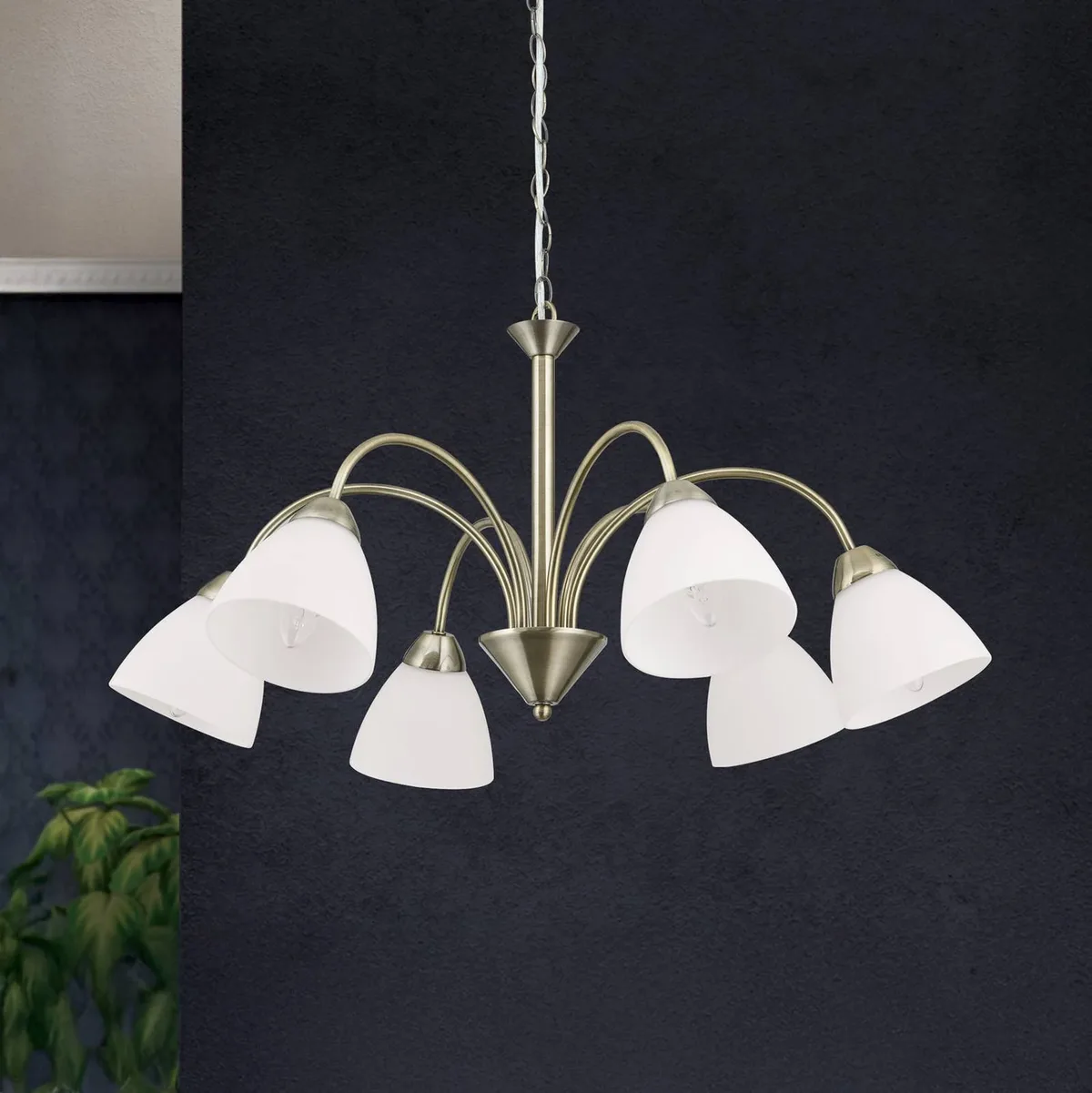 Oude messing gekleurde hanglamp Kinga - 6 lampen von Orion in Oud-messing, Wit gesatineerd – Produktfoto