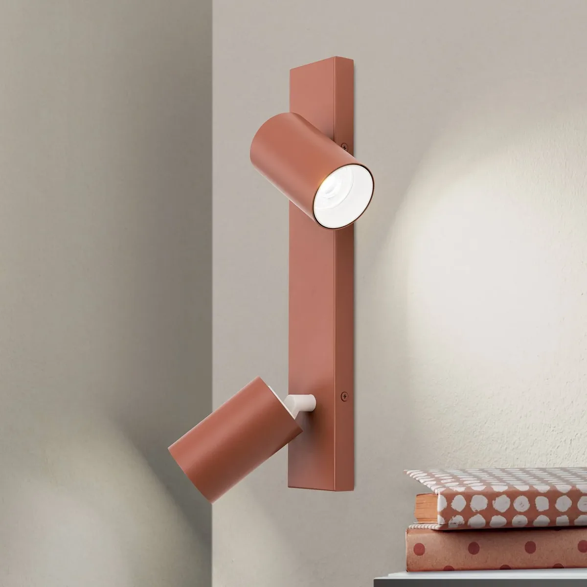 Penn plafondspot, lengte 35 cm, aluminium de Orion en Koraalrood – photo produit
