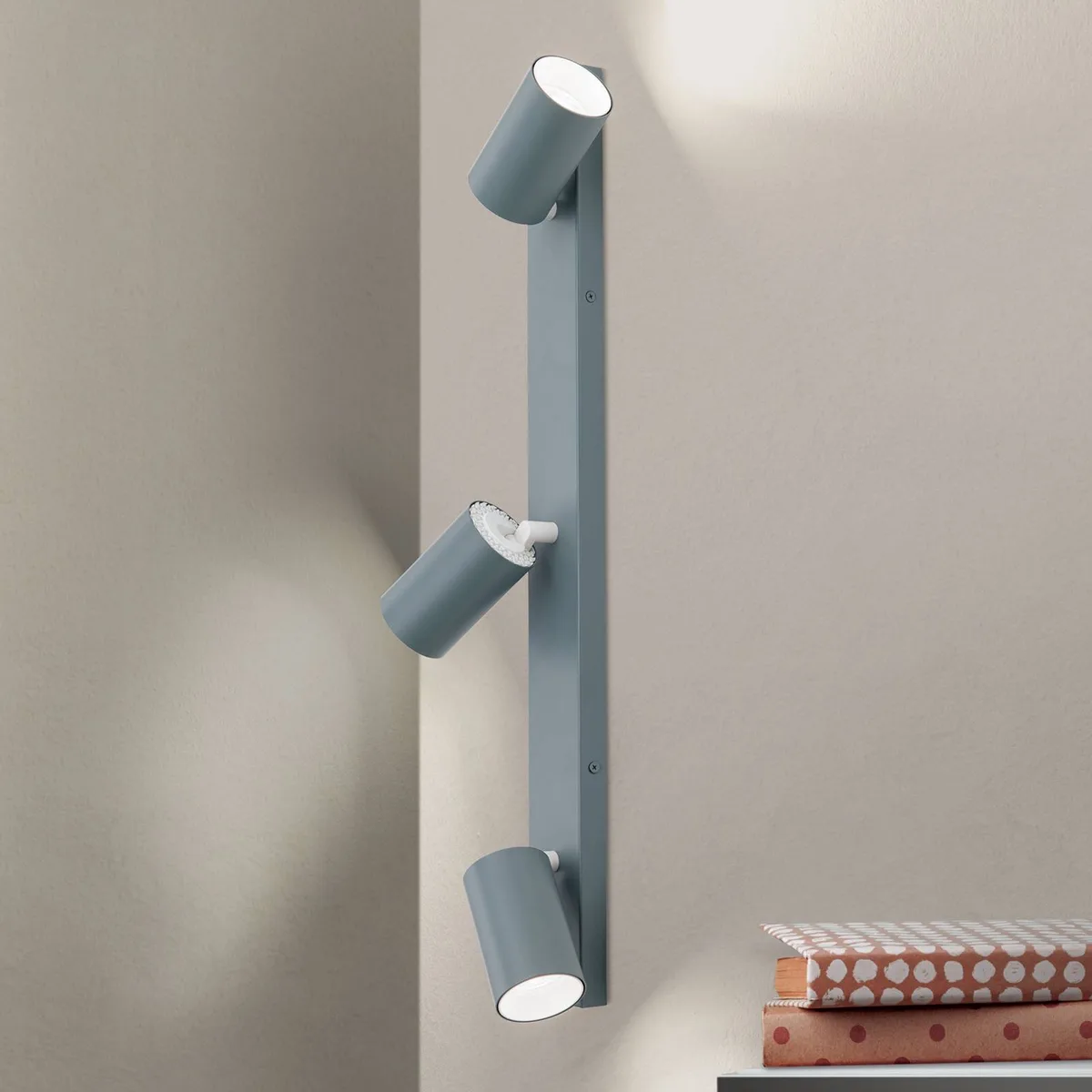 Penn plafondspot, lengte 60 cm, aluminium von Orion in Hellgrün – Produktfoto