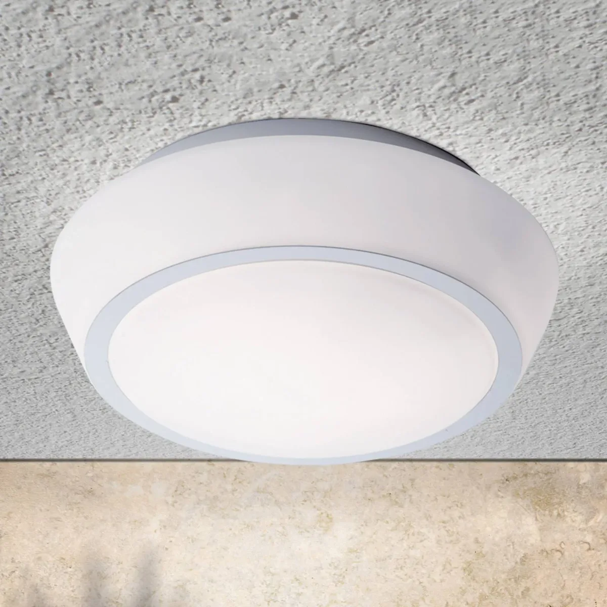 Glas-Deckenleuchte Pia mit IP44, 30 cm von Orion in Opaal mat, Chrom – Produktfoto