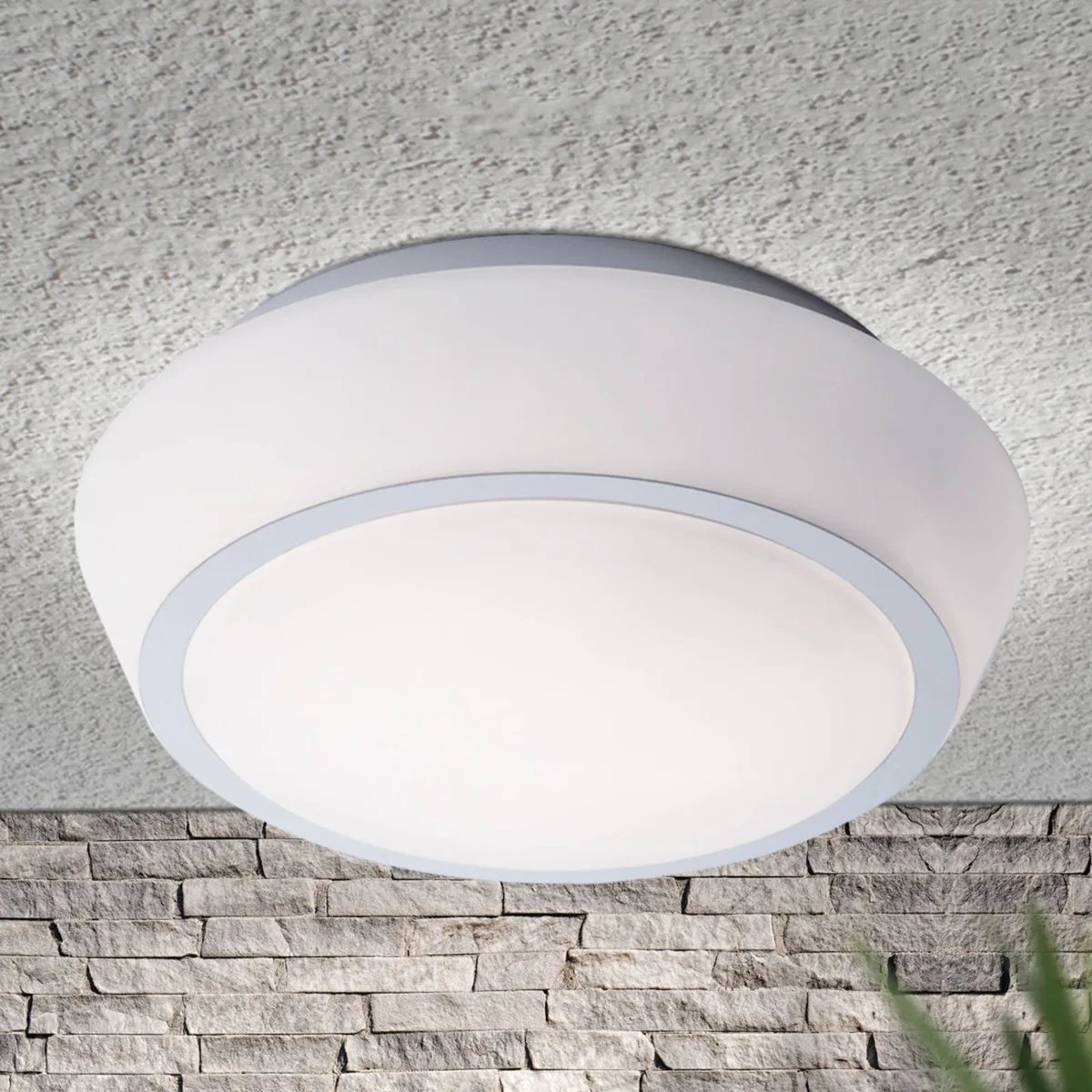 Glas-Deckenleuchte Pia mit IP44, 38 cm von Orion in Opaal mat, Chrom – Produktfoto