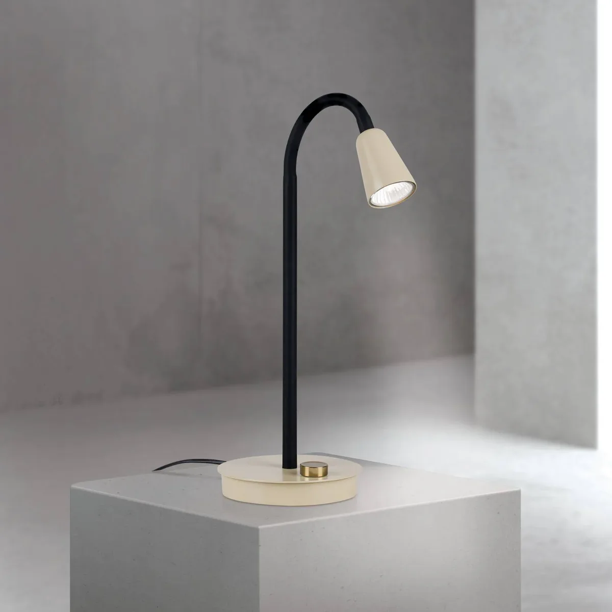 Tafellamp Dotty, kaki, hoogte 45 cm, voet, dimmer, GU10 von Orion in Kaki, Schwarz – Produktfoto