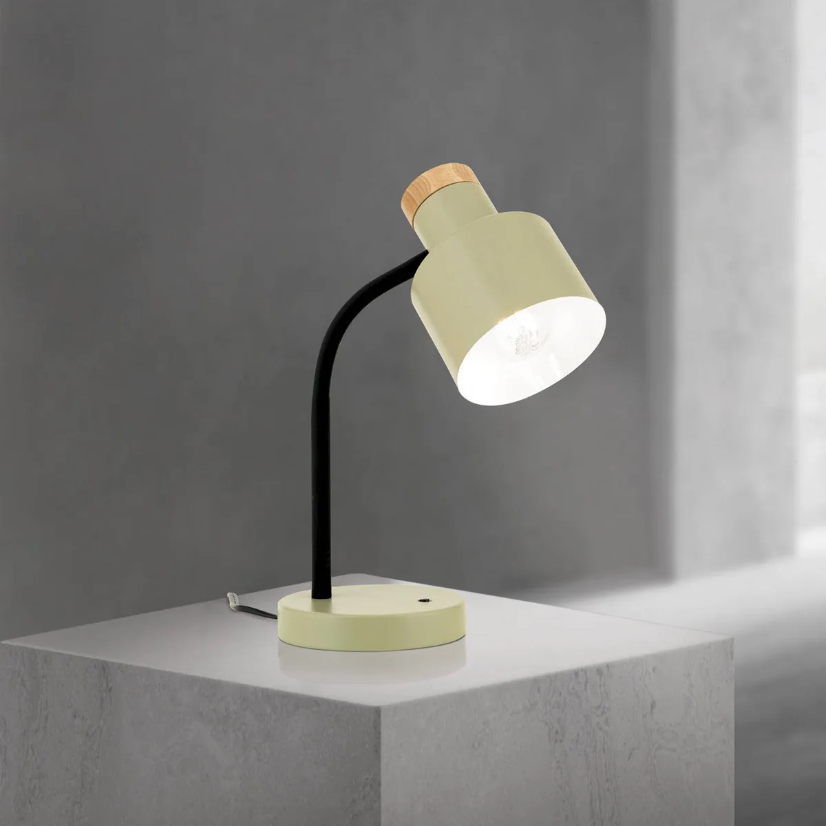 Tafellamp Gili, staal, hoogte 35 cm, E27 by Orion in Light green – product photo