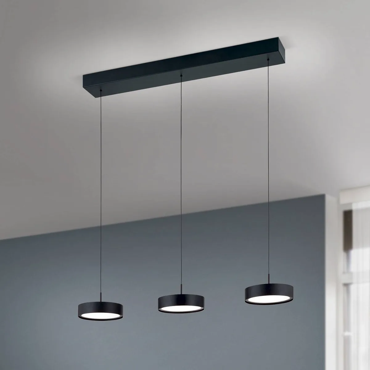 Teide hanglamp, zwart, metaal, in hoogte verstelbaar von Orion in Schwarz, Wit mat – Produktfoto