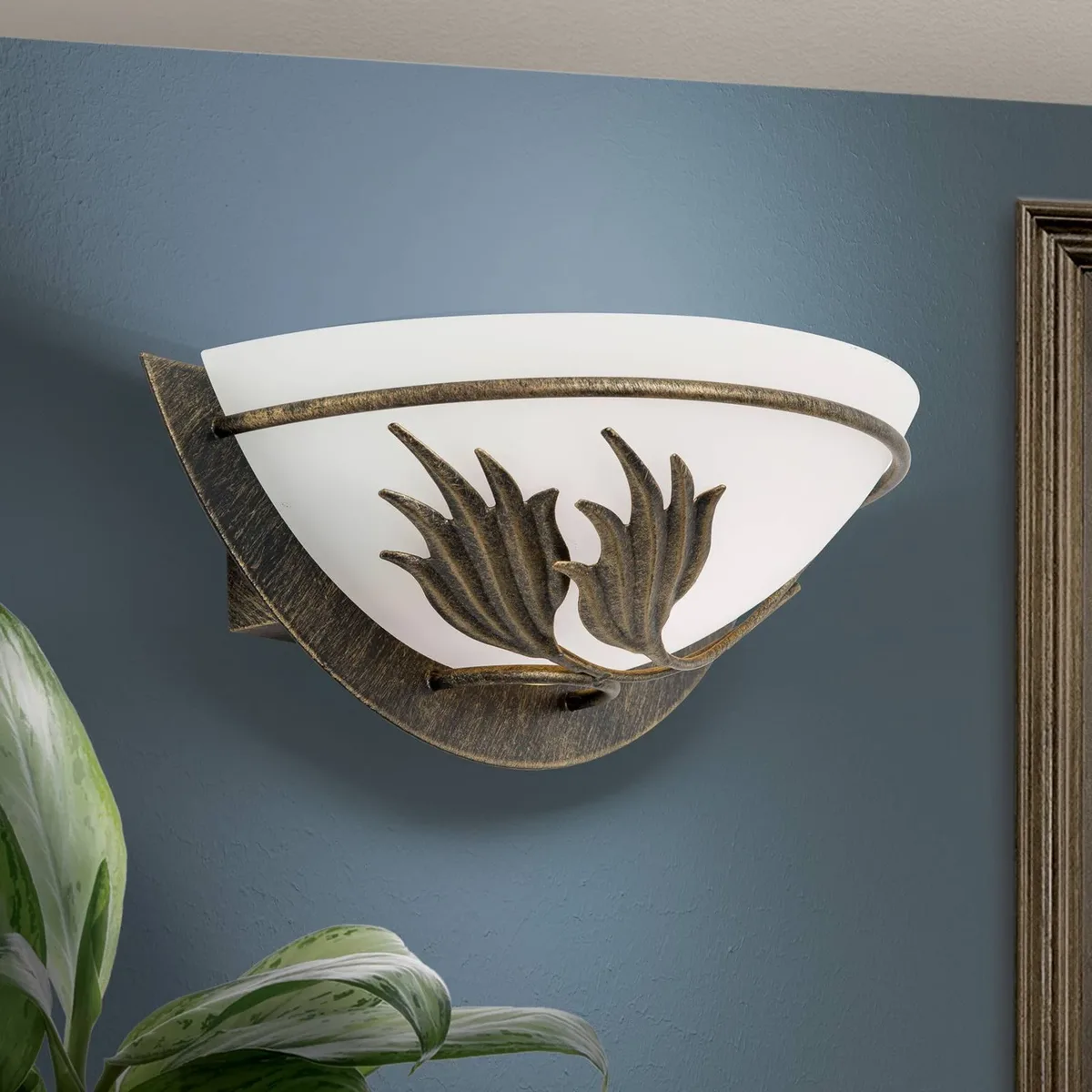 Wandlamp Fleur, antiek goud by Orion in Antiek goud, Gesatineerd – product photo
