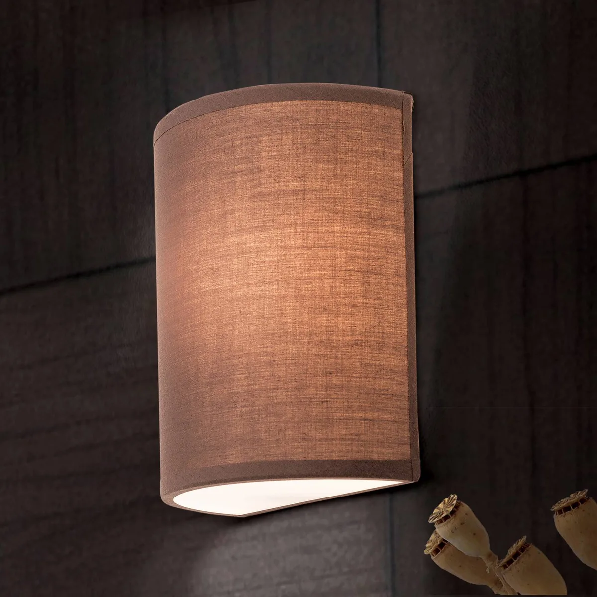 Wandlamp UFO met linnen kap in fra Orion i Brun – produktbillede