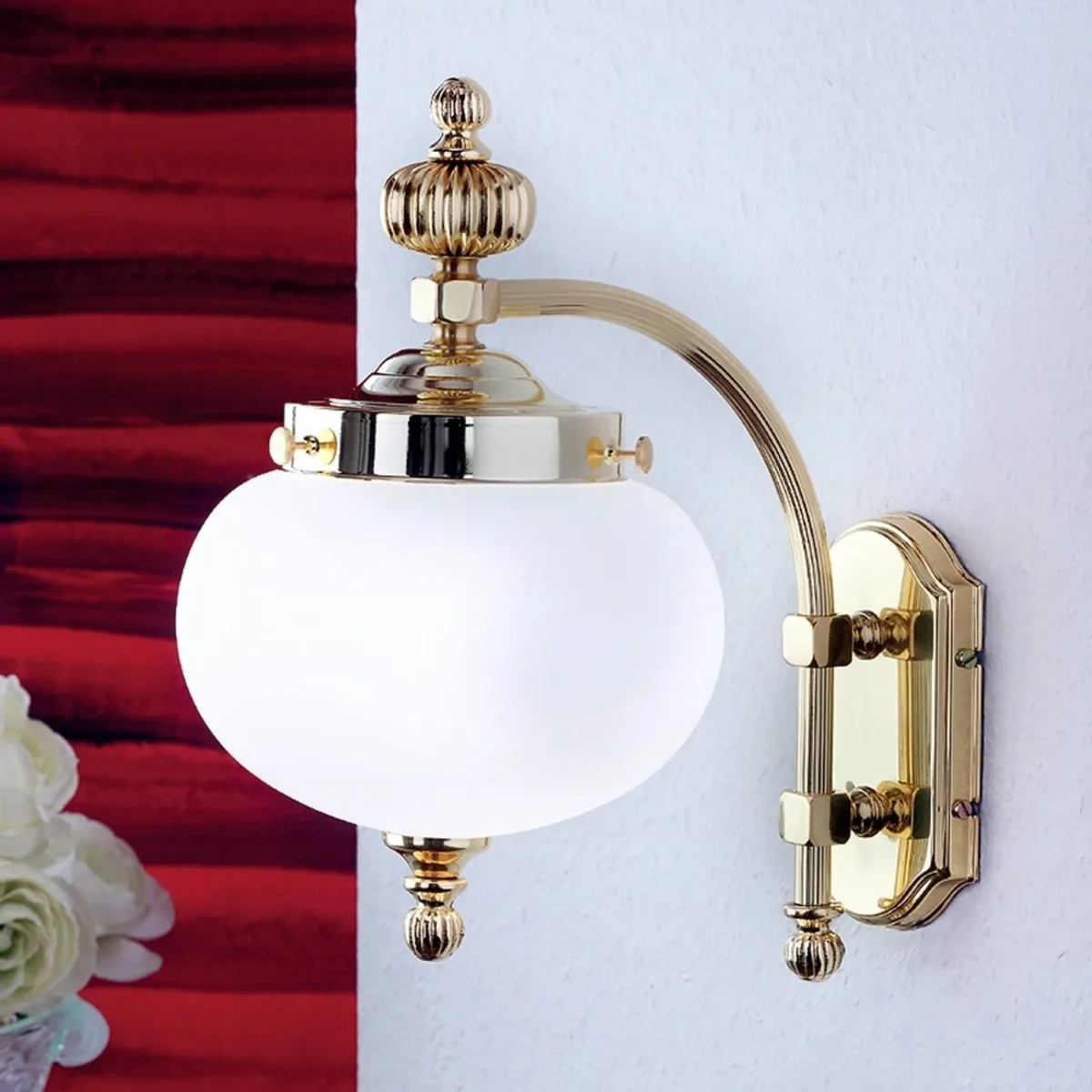 Wondermooie wandlamp DELIA, 1-lichts by Orion in Brass, Opaalwit – product photo