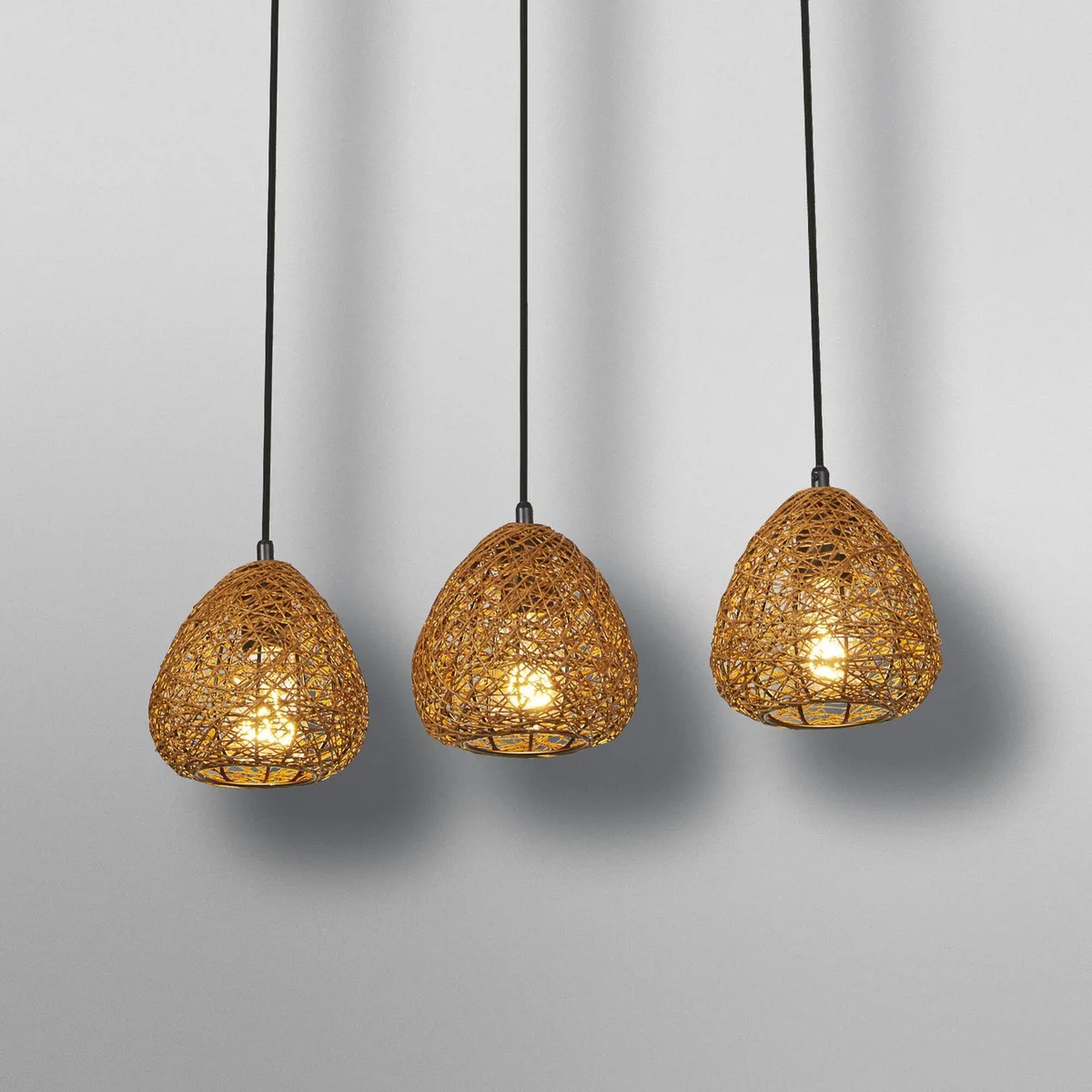 Decor Paper Drop suspension décorative linéaire avec abat-jour en papier, 3 lampes, avec douille E27, en papier et métal, IP20 de Osram en Beige – photo produit 4 sur 5