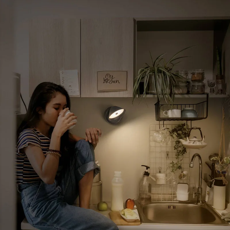 LED-vägglampa batteridriven NIGHTLUX CONE, touchdim från Osram i Svart – produktbild