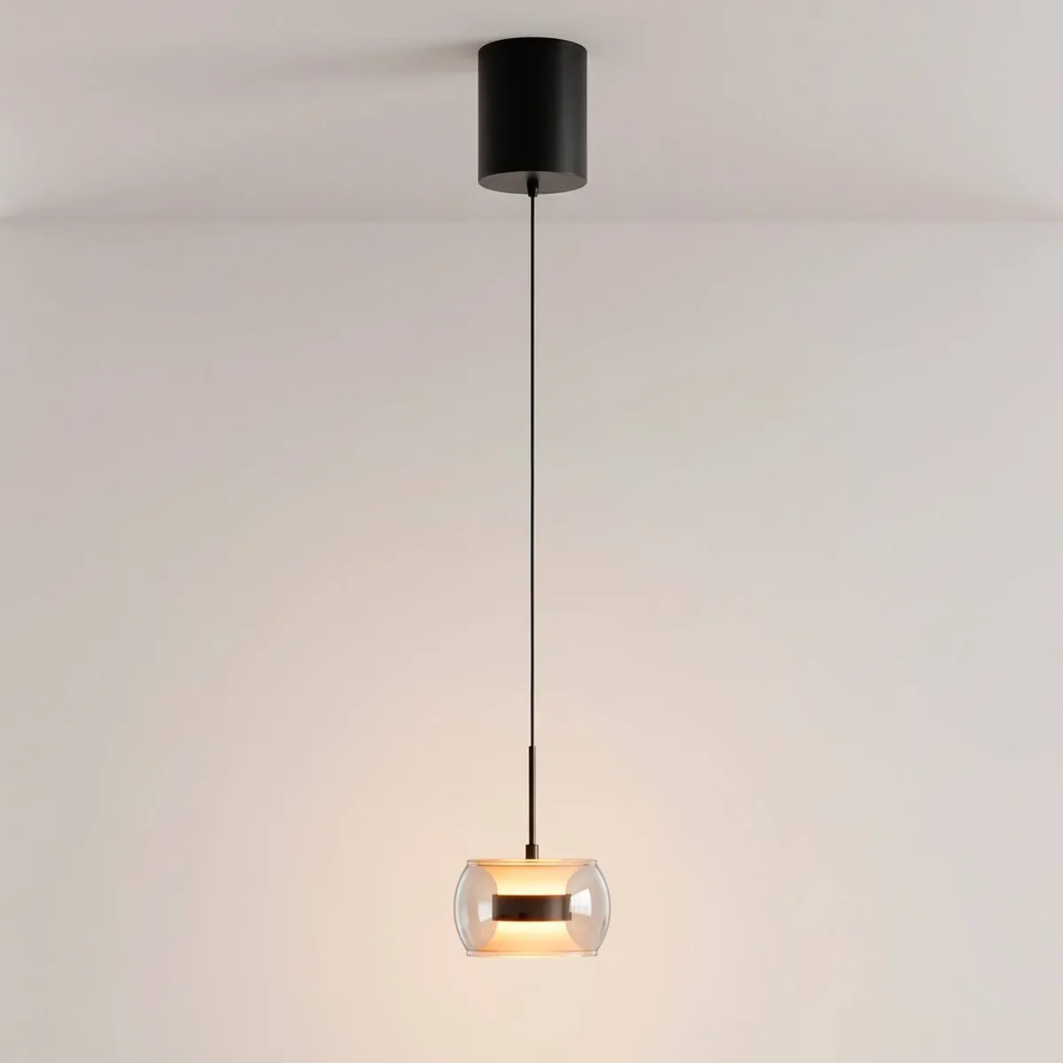 LED-Hängelampe Fumea, Ø 16 cm, schwarz/rauch, Glas CCT von Paul Neuhaus in Schwarz, Rauchgrau – Produktfoto