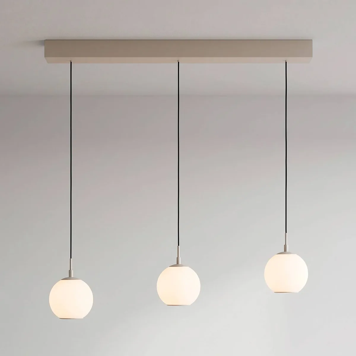 LED-Hängelampe Sandora, sandfarben, Länge 90 cm Glas, 3-flg. von Paul Neuhaus in Sand, Opal – Produktfoto