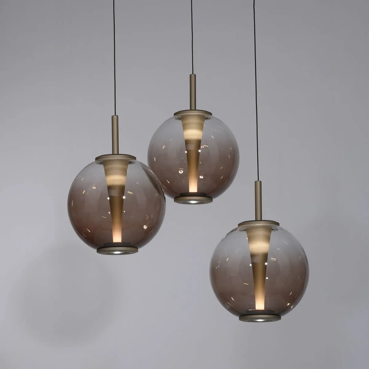 LED hanglamp PURE E-Infinity, brons/amber, Ø 50 cm, CCT von Paul Neuhaus in Bronze, Amber – Produktfoto