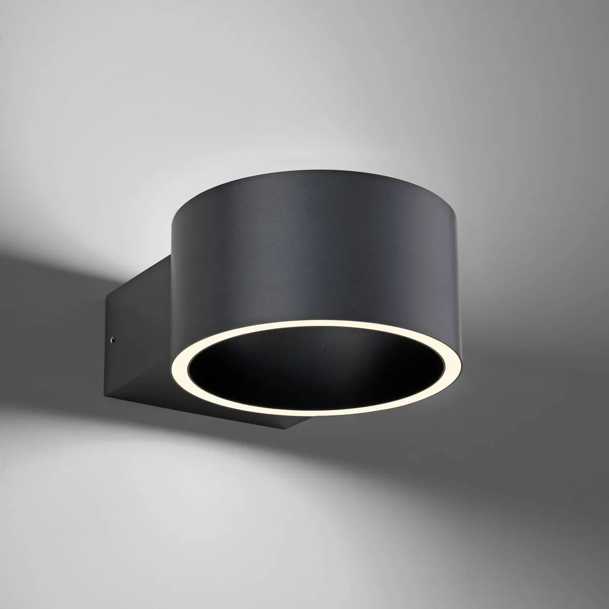 LED wandlamp Clipse, aluminium, Ø 15 cm von Paul Neuhaus in Grau – Produktfoto
