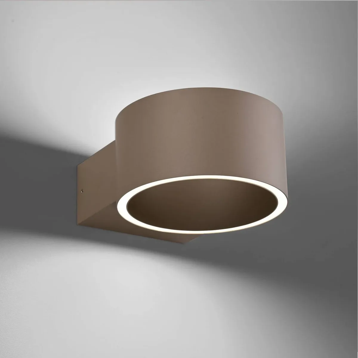 LED wandlamp Clipse, bronskleurig, aluminium Ø 15 cm de Paul Neuhaus en Bronze – photo produit