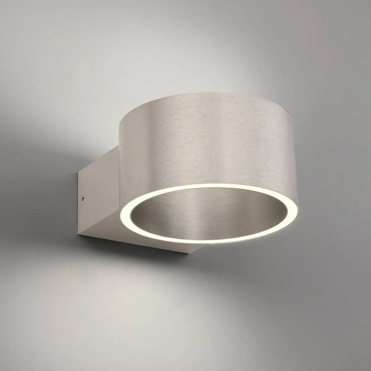 LED wandlamp Clipse, Ø 15 cm von Paul Neuhaus in Aluminium – Produktfoto