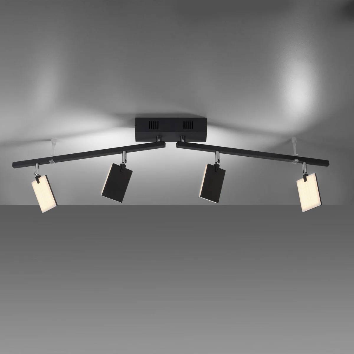 Mira plafondlamp 4-lamps remote CCT zwart de Paul Neuhaus en Gesatineerd zwart – photo produit