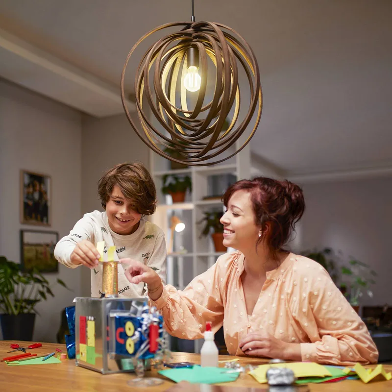lamp E27 A70 5,2W 1.095lm helder 3000K von Philips – Produktfoto