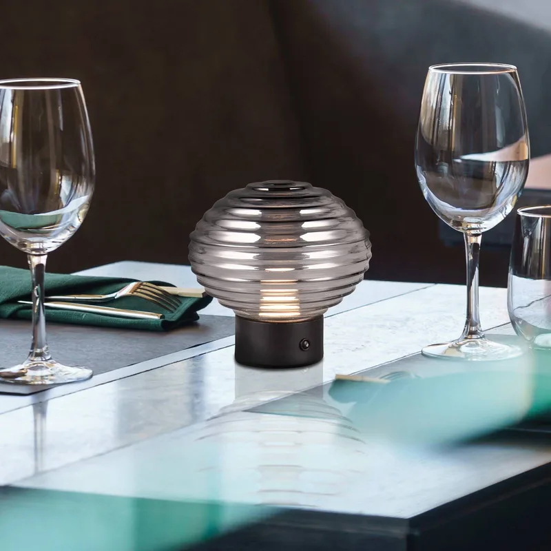 Earl LED tafellamp, zwart/rook, hoogte 14,5 cm, glas de Reality en Matzwart, Rookgrijs – photo produit