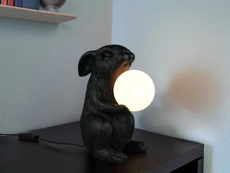 LED Nachttischlampe, Dimmfunktion, LED wechselbar, warmweiß, besondere Tischlampe ausgefallen-e Hasenlampe Höhe 28cm fra Reality i Sort – produktbillede 2 af 5