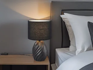 LED Nachttischlampe, Dimmfunktion, LED wechselbar, warmweiß, mit Keramik-fuß & Stoff-schirm für die Fensterbank, Höhe 31cm von Reality in Schwarz – Produktfoto 2 von 5