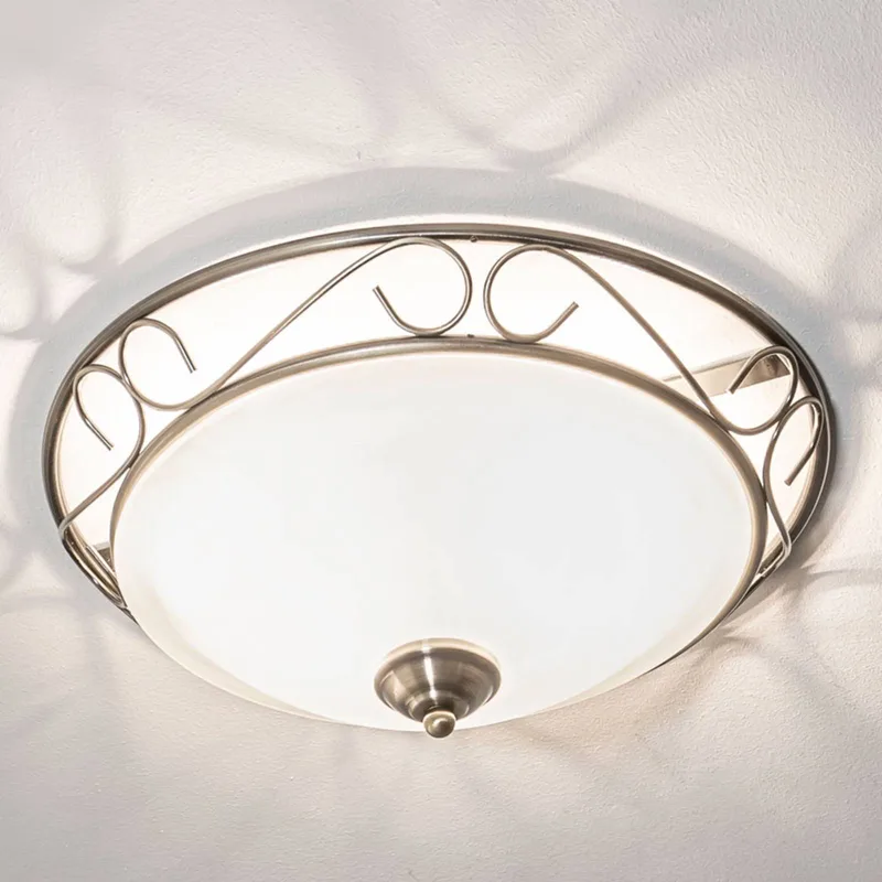 ANNEKE - romantische en speelse plafondlamp van Searchlight in Wit, Oud-messing – productfoto