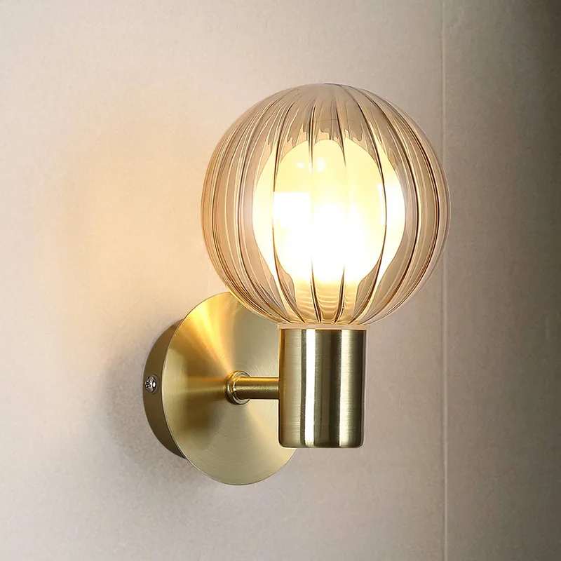 Badkamer wandlamp Lumisphere, crème-/messingkleurig, hoogte 12 cm de Searchlight en Laiton, Crème – photo produit