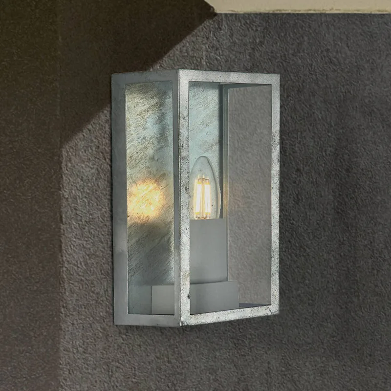Box II buitenwandlamp, zilverkleurig, glas, E27, IP44 von Searchlight in Silber, Helder – Produktfoto