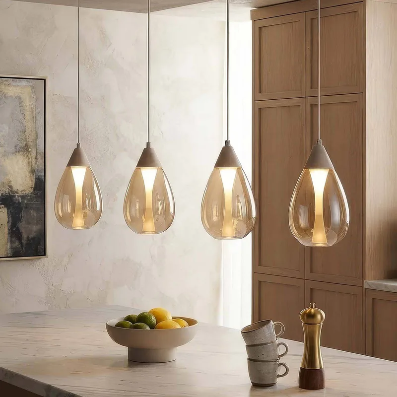 LED hanglamp Pear, 4-lamps, lang, beige, amberkleurig glas, 3.000 K de Searchlight en Beige, Amber – photo produit