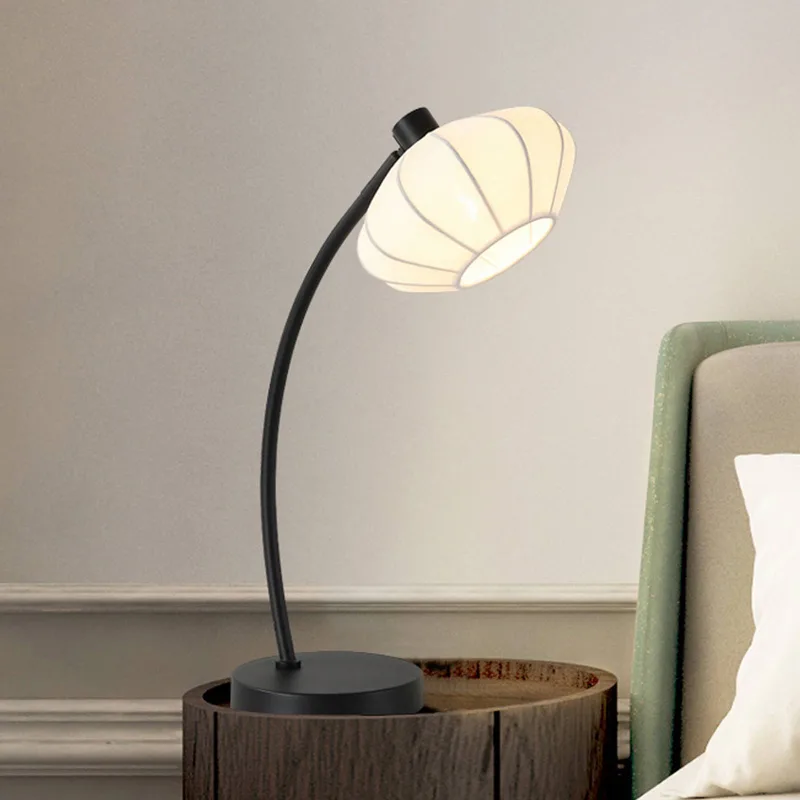Tafellamp Radiant, zwart/wit, hoogte 48 cm, metaal/stof de Searchlight en Noir, Blanc – photo produit