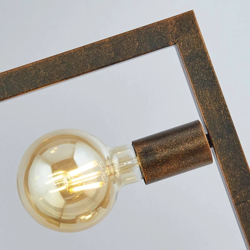 Rustic gulvlampe i rustbrun fra Searchlight i Roestbruin – produktbillede