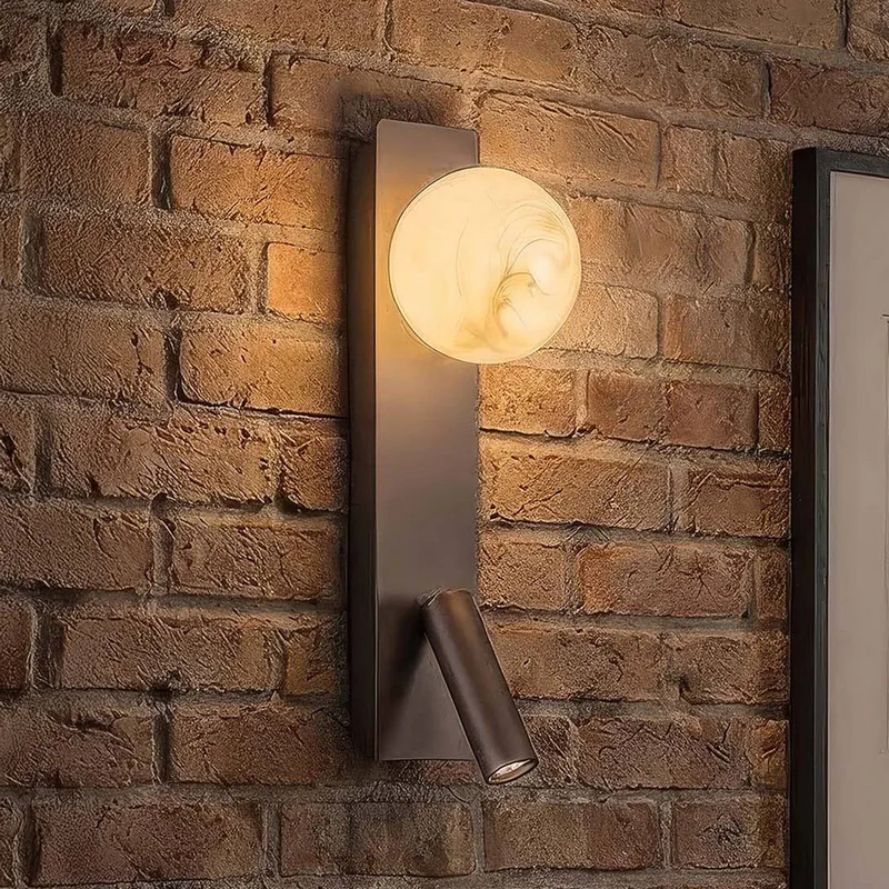 Wandlamp Carrara met glazen bol en LED leeslamp, bruin de Searchlight en Marron, Crème – photo produit