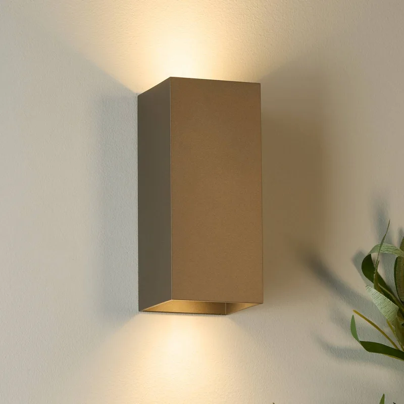 Wandlamp London Square, hoogte 15 cm, metaal, 2-lamps. von Searchlight in Braun – Produktfoto