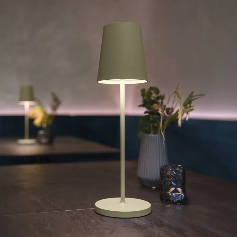 LED-acculamp Vinolina Two, aluminium, Ø 11 cm, IP65 fra SLV i Grøn – produktbillede