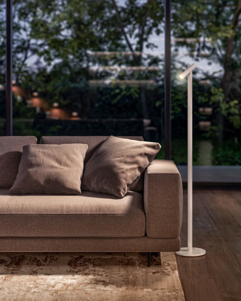 TUBO - oplaadbare vloerlamp,- dimbaar - 1 lichts-met los af te nemen element 360 graden draaibaar / accu tot 24 uur licht - ideaal als leeslamp von Sompex in Weiß – Produktfoto