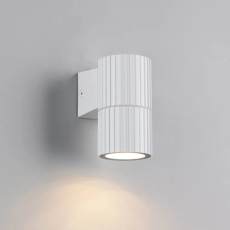 Buitenwandlamp Parana, mat wit, hoogte 11 cm, metaal von Trio in Wit mat – Produktfoto