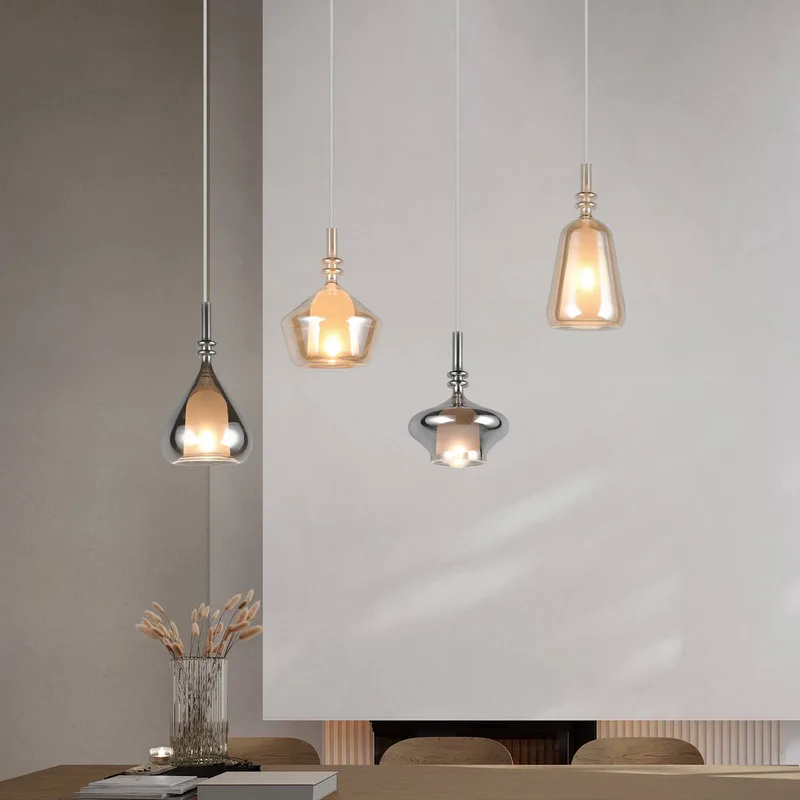 Hanglamp Aldea, lengte 65 cm, wit/amber/chroom glas, 4-lamps. fra Trio i Hvid, Amber, Krom – produktbillede
