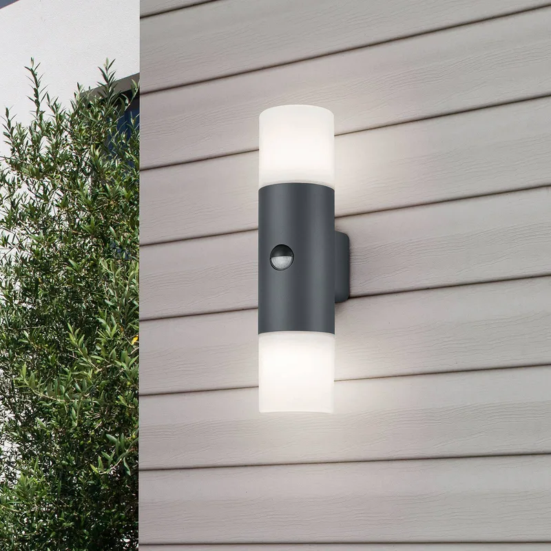 Außenwandleuchte Hoosic 2fl. anthrazit mit Sensor von Trio in Anthrazit, Weiß – Produktfoto