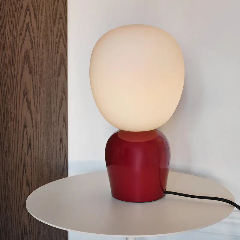 Lampe de table Buddy verre opale Bordeaux de Belid – photo produit