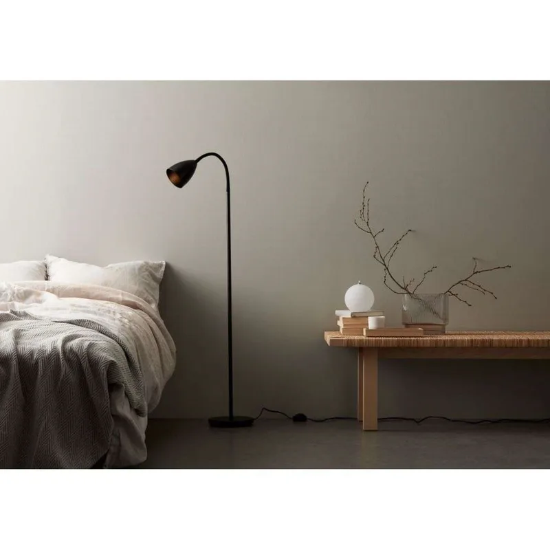 Trotsig Vloerlamp Matt Black van Belid – productfoto