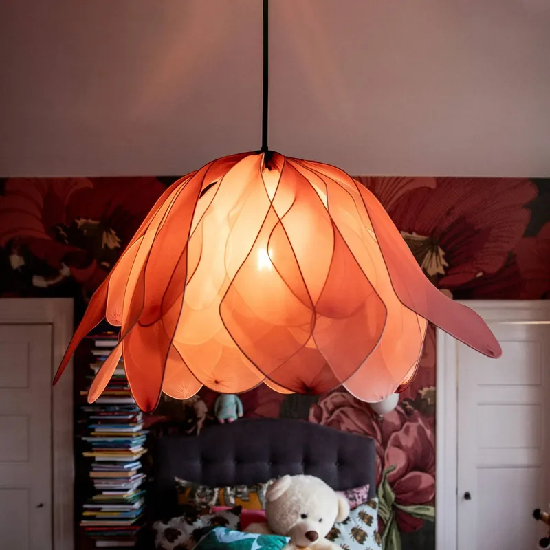 Suspension LED Lou Lou de By Rydéns en Rose – photo produit 1 sur 2