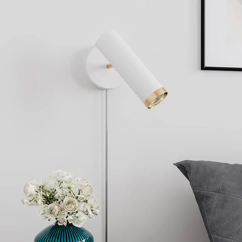 Puls väggspot 1 lampa med kontakt från By Rydéns i Mat wit, Guld – produktbild 1 av 3