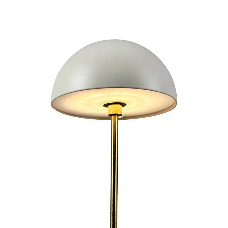ALONG LED mini tafellamp beige/messing – set van 3 de Dyberg Larsen en Beige, Laiton – photo produit 4 sur 5