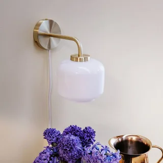 Arp wandlamp, messingkleurig, breedte 15 cm by Dyberg Larsen in Brass, White – product photo 3 of 4