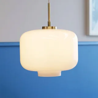 hanglamp Arp, messingkleurig, glas, Ø 30 cm van Dyberg Larsen in Messing, Wit – productfoto 1 van 4
