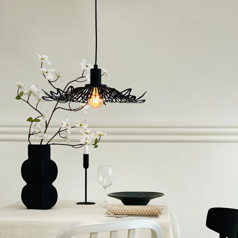 hanglamp Flora, Ø 40 cm, metaal de Dyberg Larsen en Matzwart – photo produit 2 sur 3