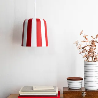 hanglamp Gry, donkerrood/wit, Ø 20 cm fra Dyberg Larsen i Donkerrood, Hvid – produktbillede 2 af 3