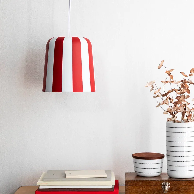 hanglamp Gry, donkerrood/wit, Ø 20 cm fra Dyberg Larsen i Donkerrood, Hvid – produktbillede 2 af 3